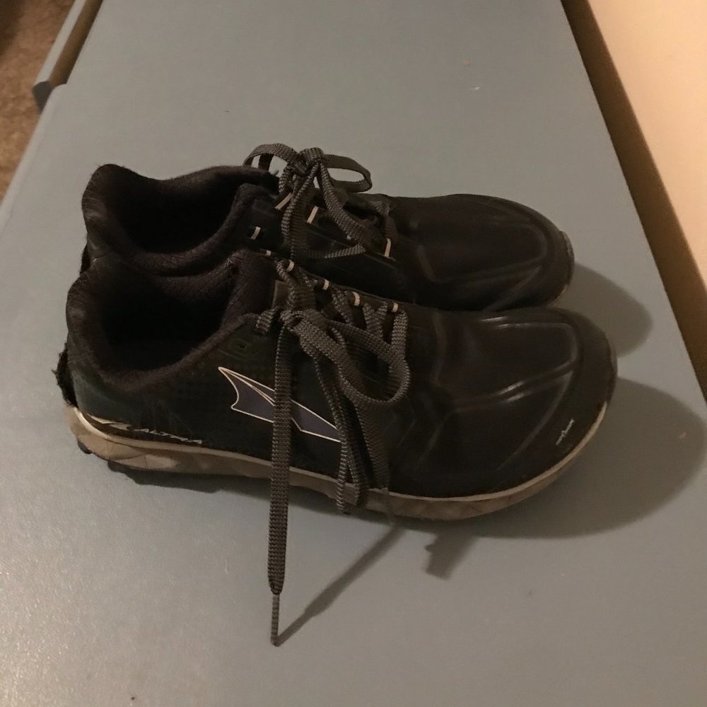 Altra Superior 4 Trail Running Shoes Sneakers - Black, Women's 6.5